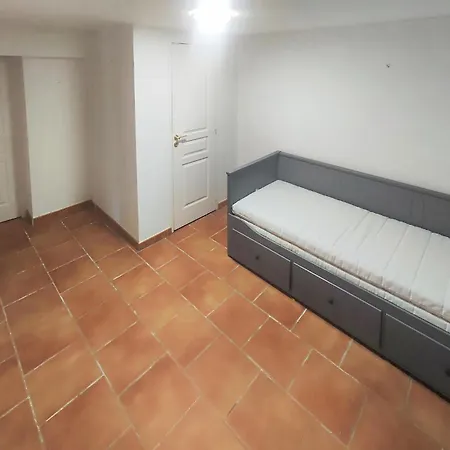 Дом отдыха Cozy In Les Beziers Thezan-les-Beziers